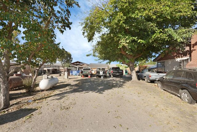 2909 Pock Ln, Stockton, CA 95205