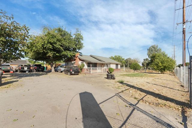 2909 Pock Ln, Stockton, CA 95205