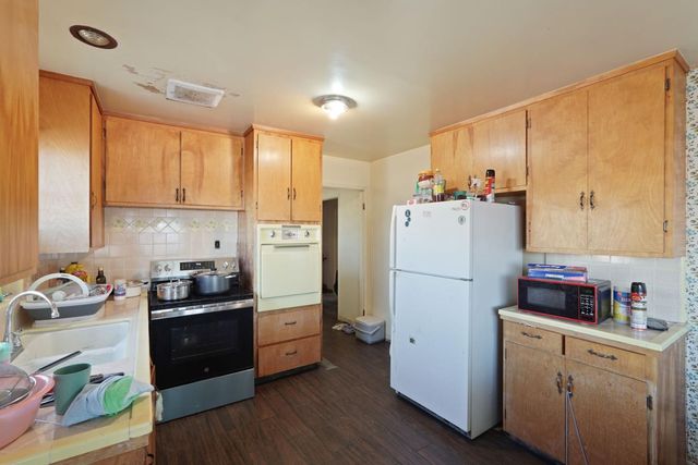 2909 Pock Ln, Stockton, CA 95205