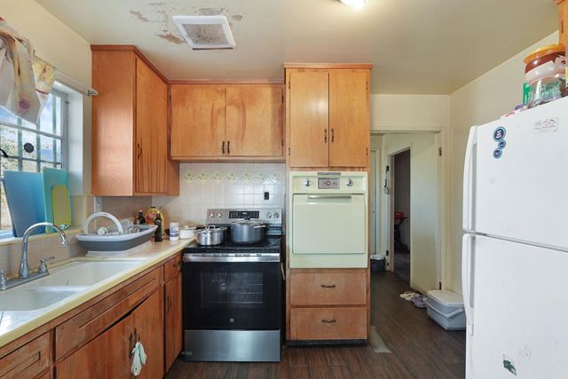 2909 Pock Ln, Stockton, CA 95205