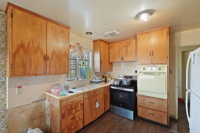 2909 Pock Ln, Stockton, CA 95205