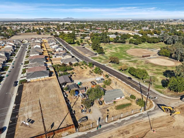 2909 Pock Ln, Stockton, CA 95205