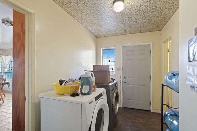 2909 Pock Ln, Stockton, CA 95205