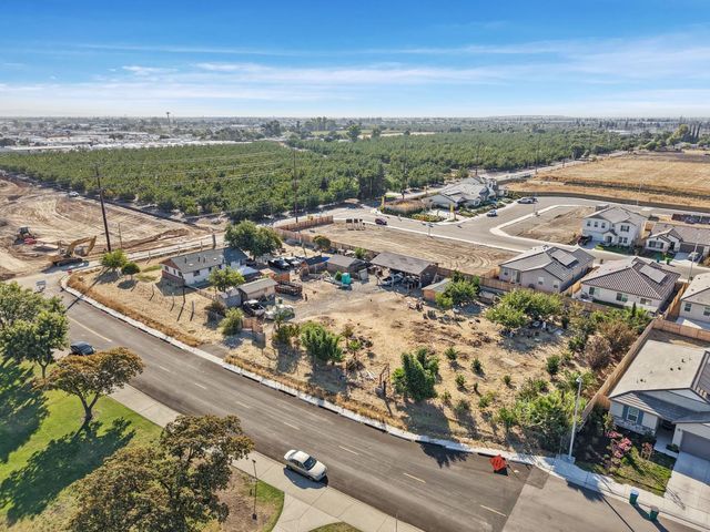 2909 Pock Ln, Stockton, CA 95205