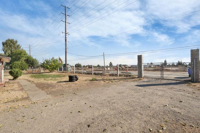 2909 Pock Ln, Stockton, CA 95205