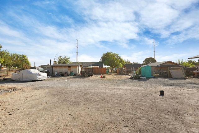2909 Pock Ln, Stockton, CA 95205