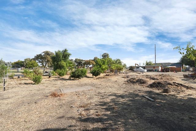 2909 Pock Ln, Stockton, CA 95205