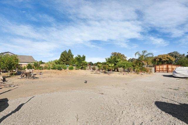 2909 Pock Ln, Stockton, CA 95205
