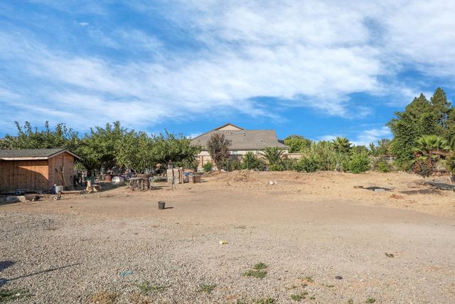 2909 Pock Ln, Stockton, CA 95205