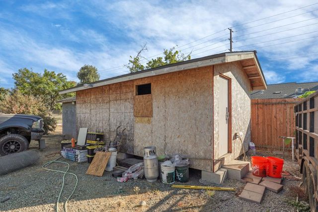 2909 Pock Ln, Stockton, CA 95205