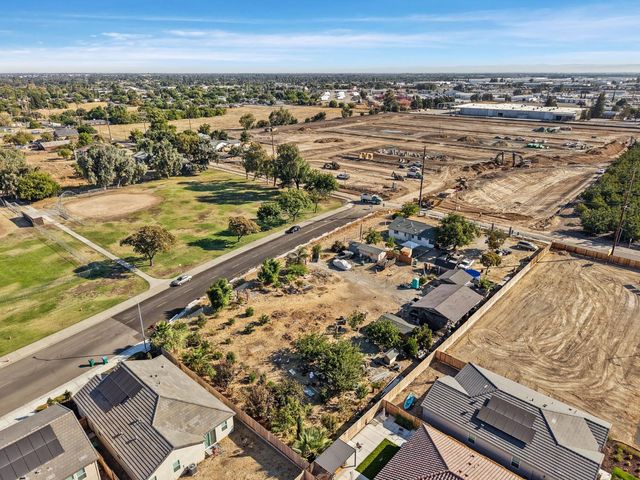 2909 Pock Ln, Stockton, CA 95205