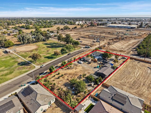 2909 Pock Ln, Stockton, CA 95205