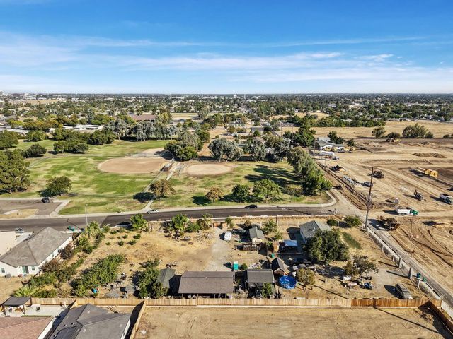 2909 Pock Ln, Stockton, CA 95205