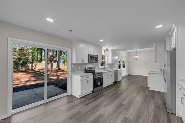 2300 Plantation DR, Virginia Beach, VA 23454