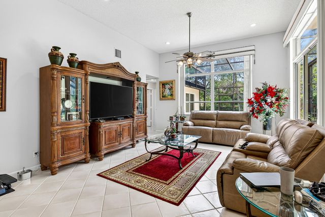 549 Stonemont Lane, Weston, FL 33326