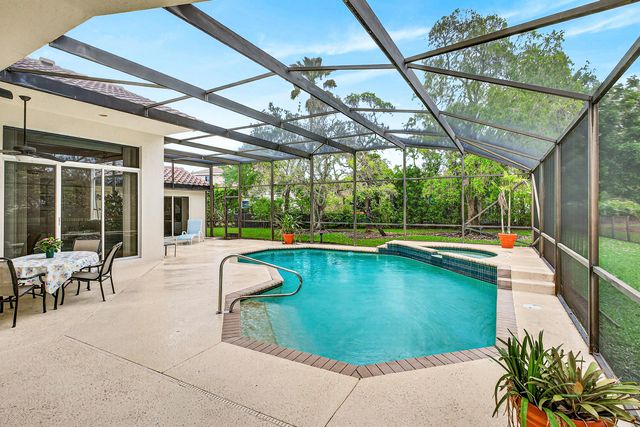 549 Stonemont Lane, Weston, FL 33326