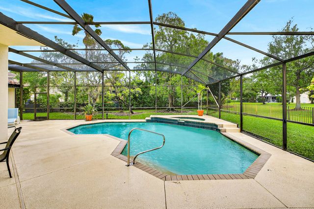 549 Stonemont Lane, Weston, FL 33326