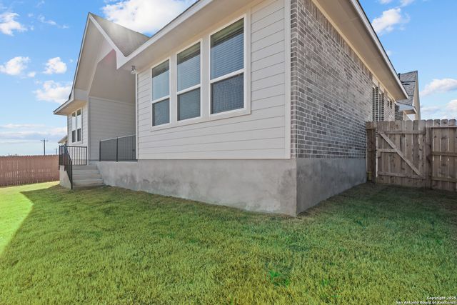 169 Highland Park, Castroville, TX 78009