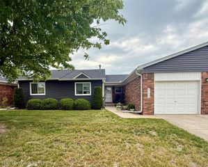 37830 Erna Drive, Sterling Heights, MI 48312