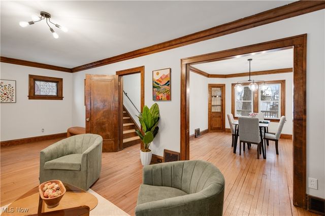 2016 Rossmoor Road, Cleveland Heights, OH 44118