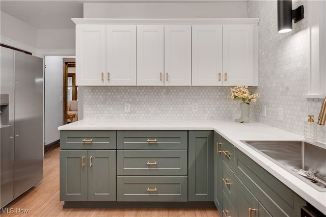 2016 Rossmoor Road, Cleveland Heights, OH 44118