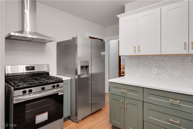 2016 Rossmoor Road, Cleveland Heights, OH 44118