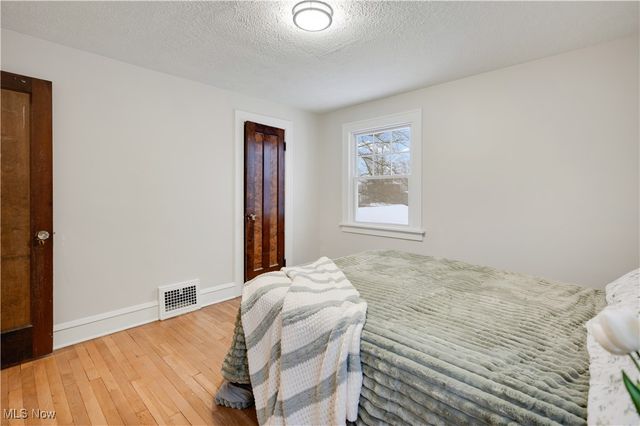 2016 Rossmoor Road, Cleveland Heights, OH 44118