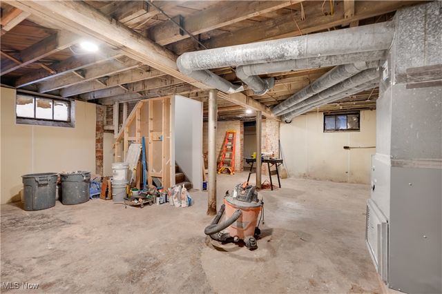 2016 Rossmoor Road, Cleveland Heights, OH 44118