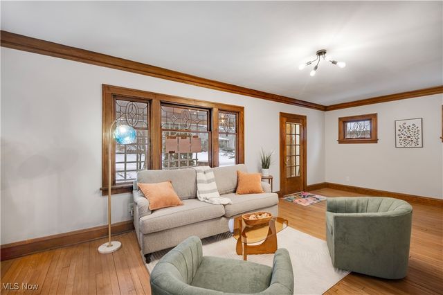 2016 Rossmoor Road, Cleveland Heights, OH 44118