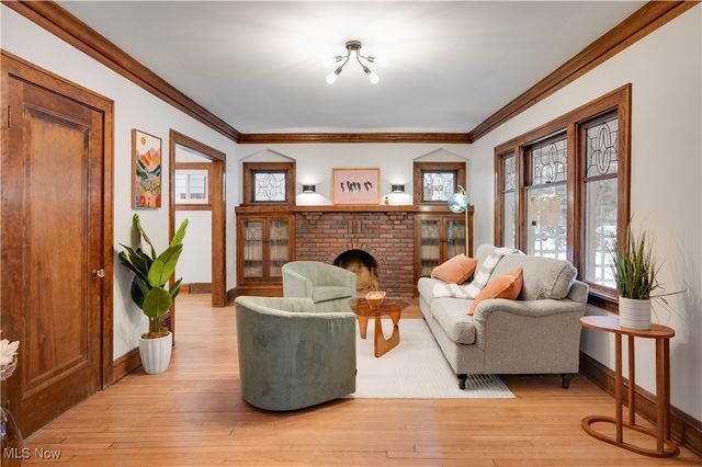 2016 Rossmoor Road, Cleveland Heights, OH 44118