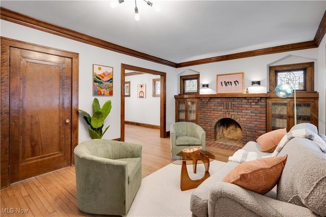 2016 Rossmoor Road, Cleveland Heights, OH 44118