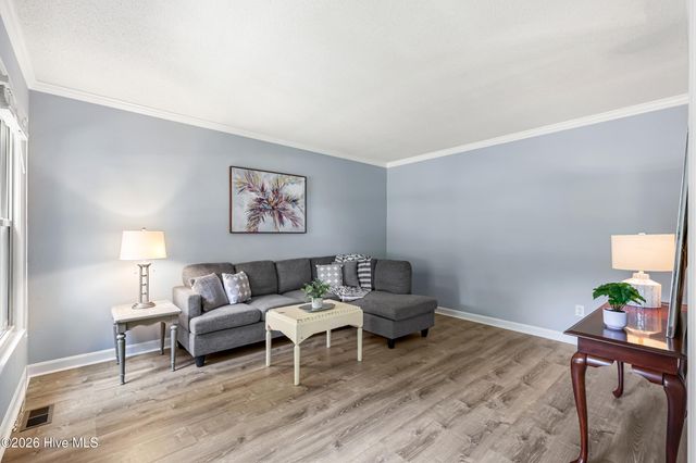 212 Dorchester Place, Wilmington, NC 28412