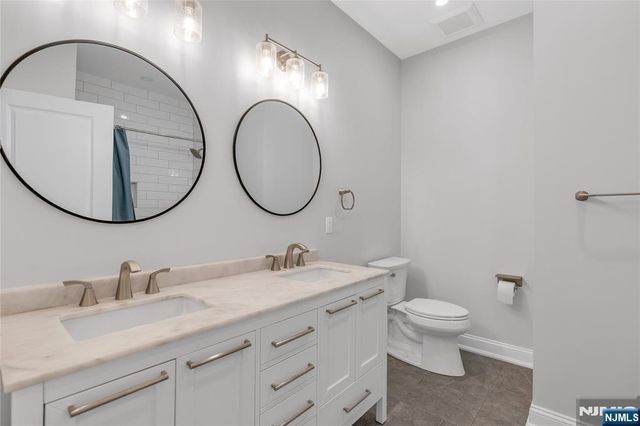 272 S Prospect Avenue, Bergenfield, NJ 07621