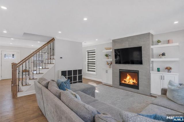 272 S Prospect Avenue, Bergenfield, NJ 07621