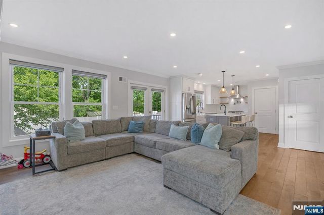 272 S Prospect Avenue, Bergenfield, NJ 07621