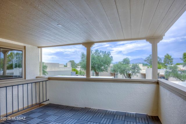 6824 E Camino Del Dorado, Tucson, AZ 85715