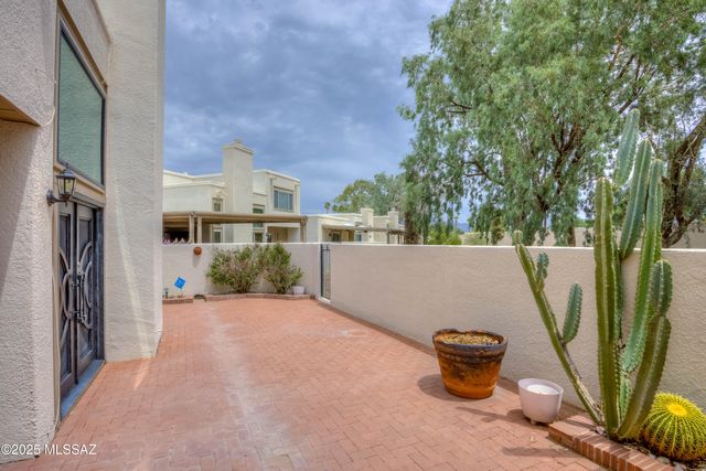 6824 E Camino Del Dorado, Tucson, AZ 85715