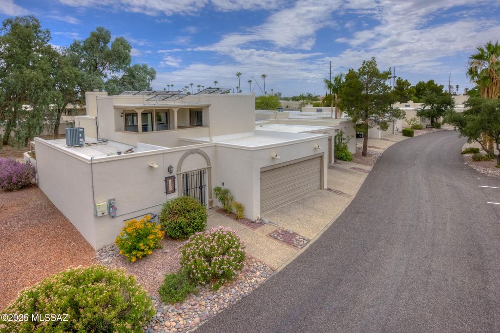 6824 E Camino Del Dorado, Tucson, AZ 85715