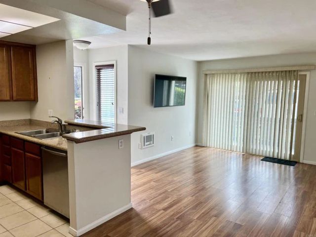 432 Edgehill Lane 41, Oceanside, CA 92054