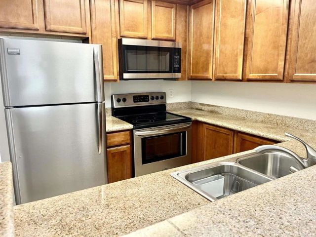 432 Edgehill Lane 41, Oceanside, CA 92054