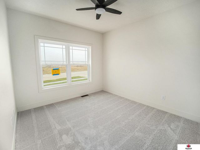 150 W Agnes Drive, Lincoln, NE 68512