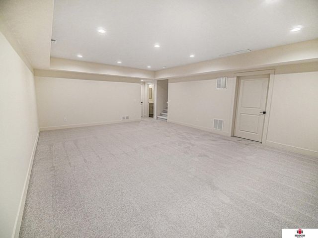 150 W Agnes Drive, Lincoln, NE 68512