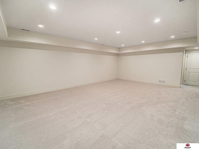 150 W Agnes Drive, Lincoln, NE 68512