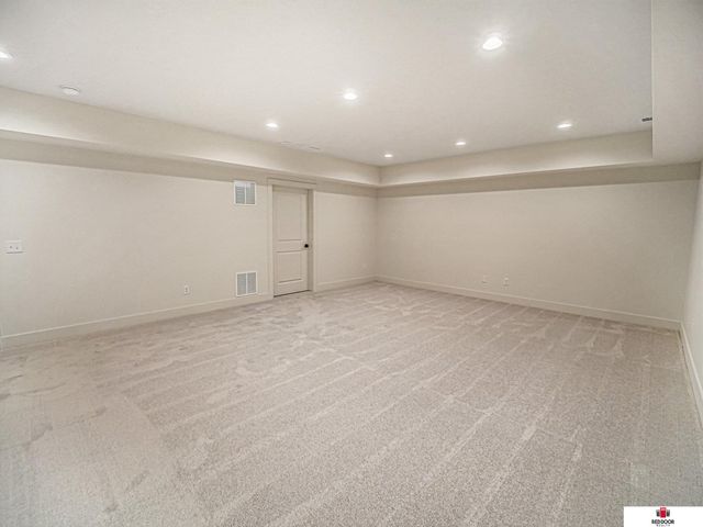 150 W Agnes Drive, Lincoln, NE 68512