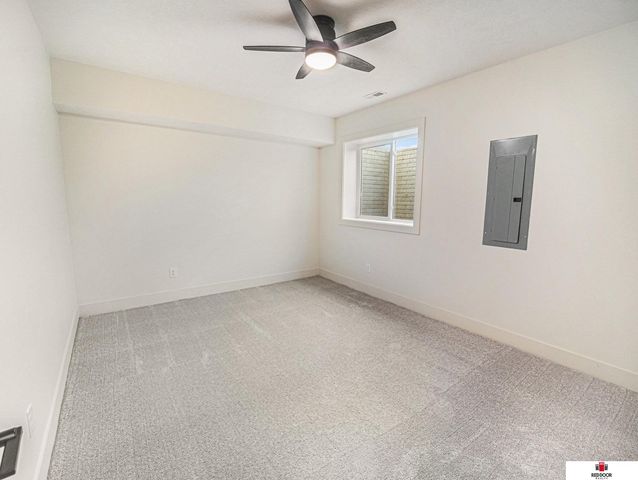 150 W Agnes Drive, Lincoln, NE 68512