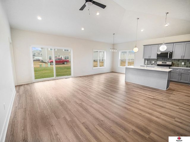 150 W Agnes Drive, Lincoln, NE 68512