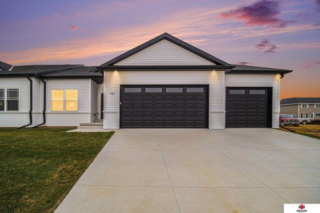 150 W Agnes Drive, Lincoln, NE 68512