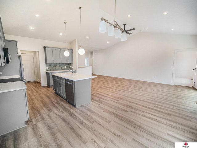 150 W Agnes Drive, Lincoln, NE 68512