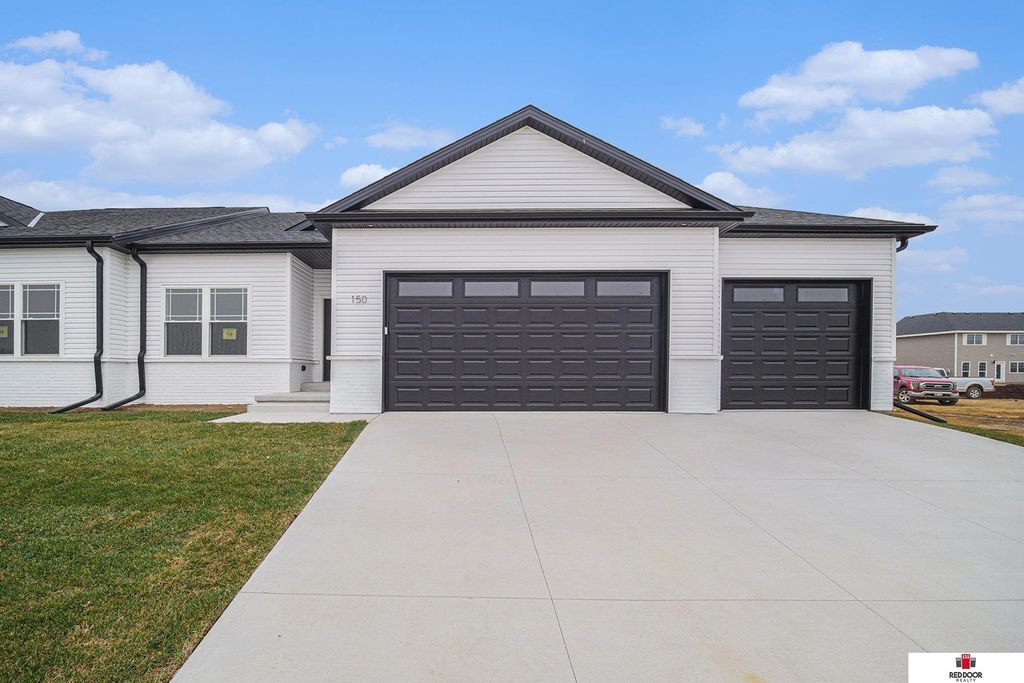150 W Agnes Drive, Lincoln, NE 68512