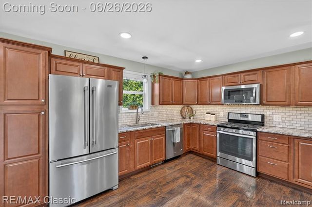 3205 N Milford Road, Highland, MI 48357